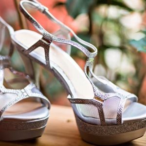 Gianni Bini Sliver 6” heels